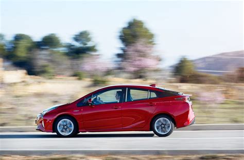 Toyota Prius Der Hybrid Pionier Im Alltagstest Der Spiegel