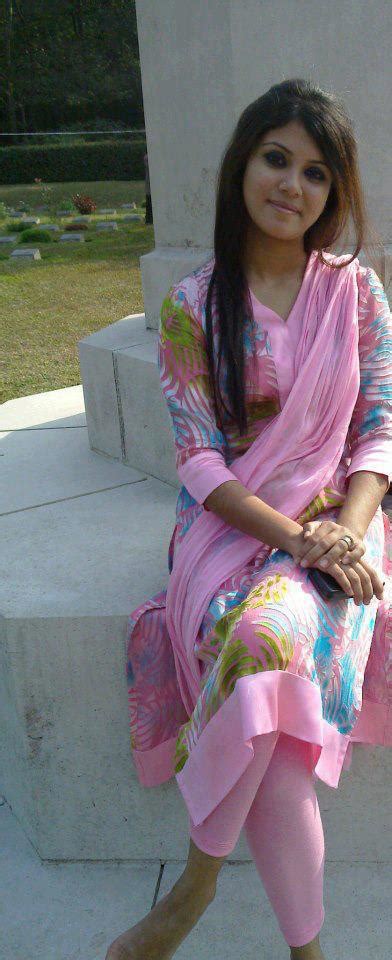 free cute indian college girls and pakistani girls and house wife biography beautiful desi sexy