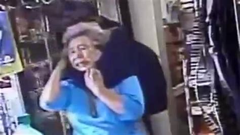 year  woman choked unconscious  disgusting hawaii robbery national globalnewsca