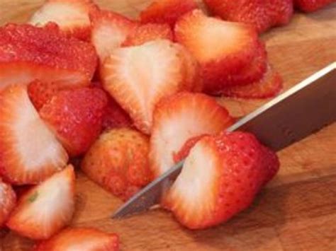 How To Marinate Strawberries Macerated Strawberries Holiday Eating