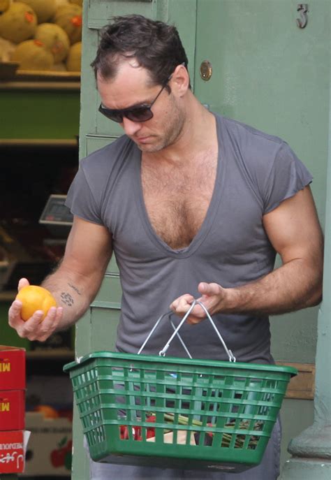 jude law s man cleavage is out of control see the sexy pic e news
