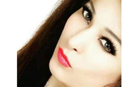 pak actress malisha shares private pics to support rabi