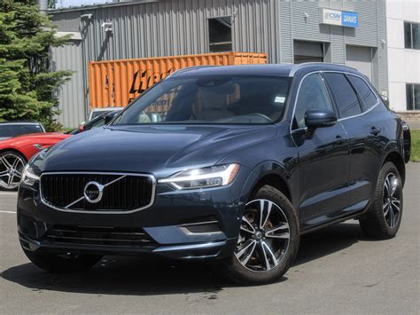 certified pre owned  volvo xc  momentum  navigation awd