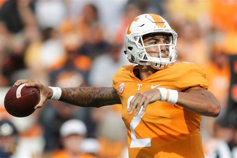 tennessee football  bold predictions  vols  spring practice