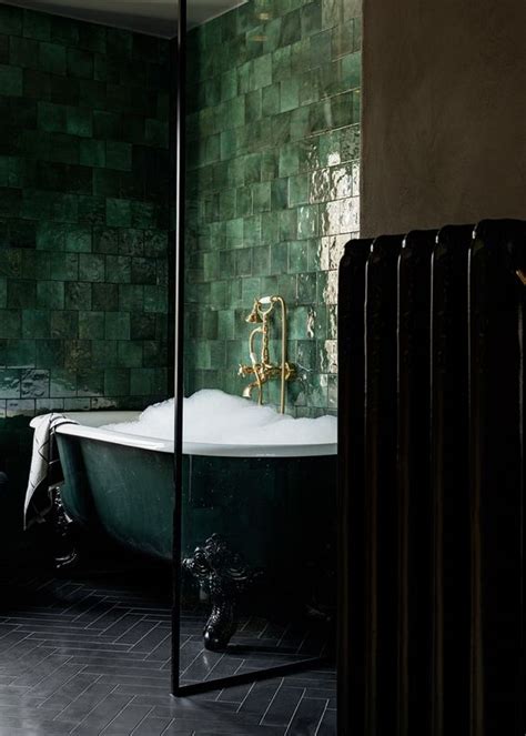 25 Creative And Bold Bathroom Tiles Ideas - DigsDigs