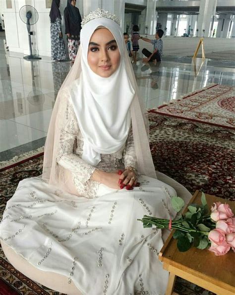 14 inspirasi gaun pengantin syar i berwarna putih tampil cantik dengan jilbab lebar kenapa tidak