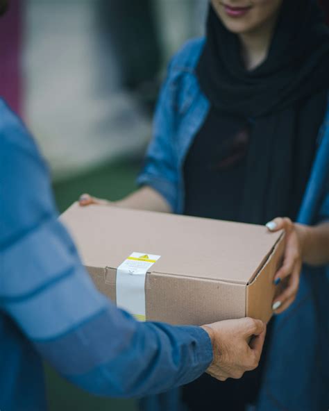 package delivery pictures   images  unsplash