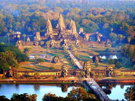 angkor wat  largest religious monument   world