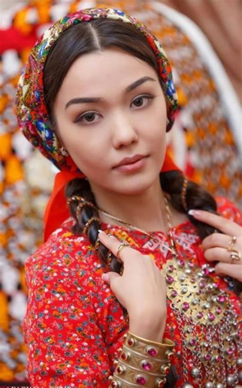 gyzykly adlı kullanıcının elbise panosundaki pin 2019 dünya kültürleri kızlar ve türkler