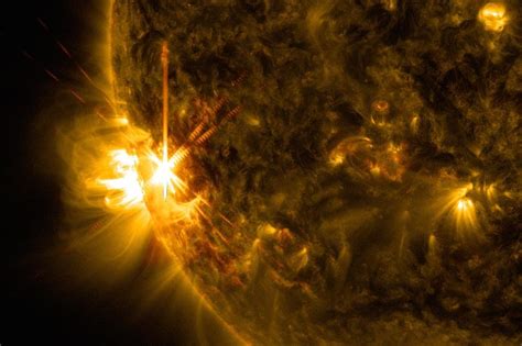 sun shoots   solar flare   days upicom