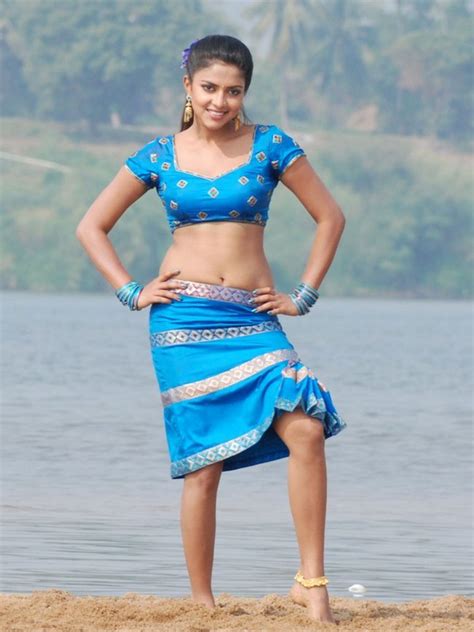 actress hot stills amala paul hot navel show saree photos