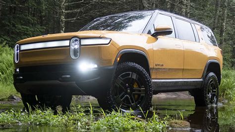 rivian rs review feels   throwback adventure suv  electric