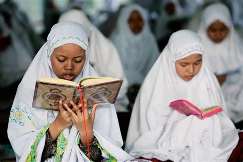 niet moslims zijn onrein leert het schoolboek nrc