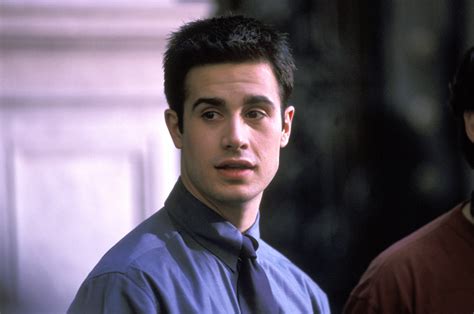 freddie prinze jr seemingly disappeared  hollywood  happened   shes