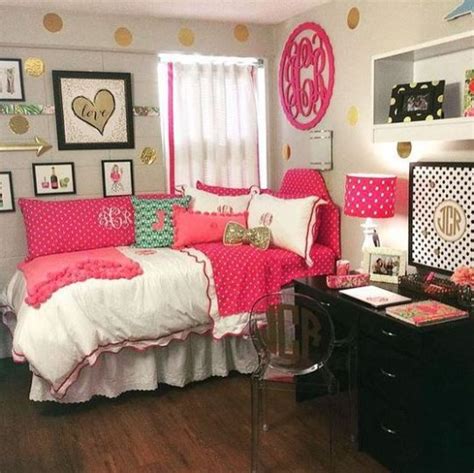 21 Dorm Bedding Ideas By Color Society19 Dorm Room Decor Hot Pink