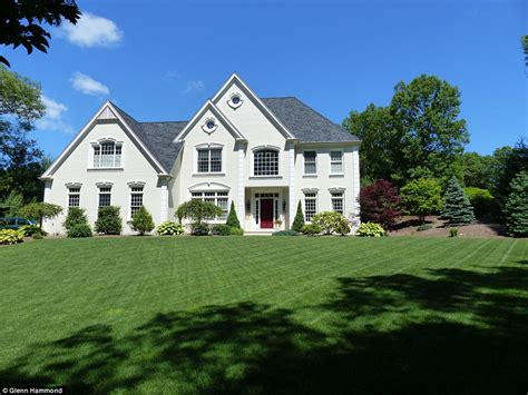 colonial home  massachusetts   sale   complete    golf