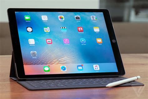 mossberg  ipad pro  replace  laptop totally    tablet lover  verge