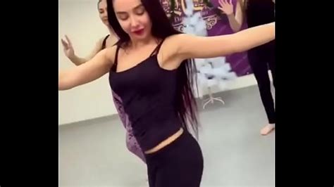 رقص فاجر سااخن نار من شرموطة مصرية فى الجيم افلام نيك sex