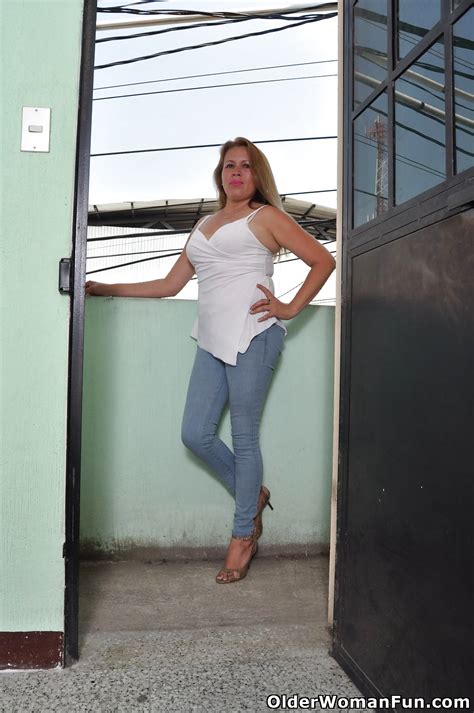 37 year old latina milf cintia from olderwomanfun photo 14 14