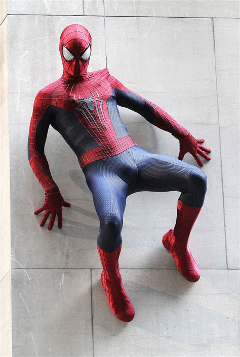 gorgeous pics of spidey s new costume on the amazing