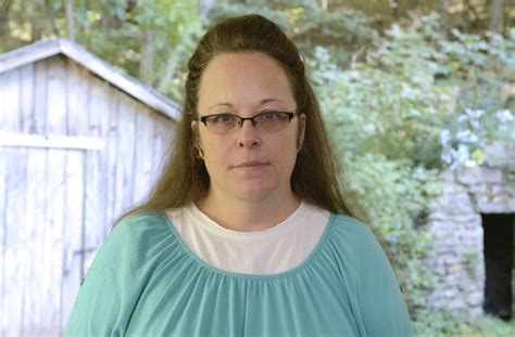 kim davis clerk who refused to issue same sex marriage