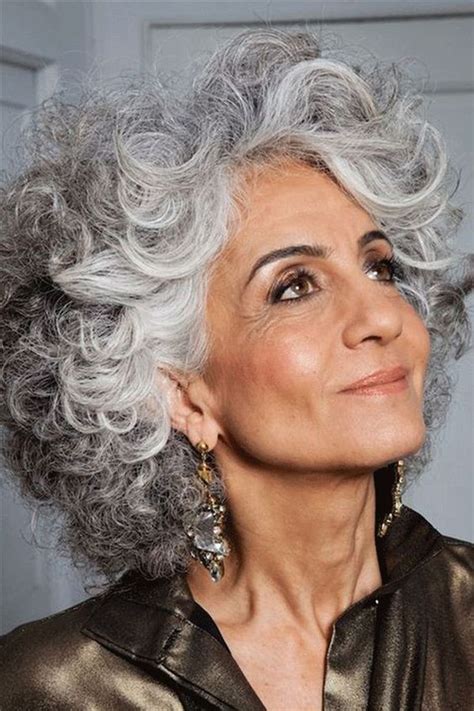 40 Attractive Hairstyles For Women Over 40 Curly Hair Styles Grey