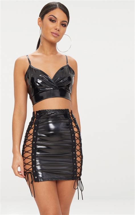 black vinyl double lace up mini skirt prettylittlething