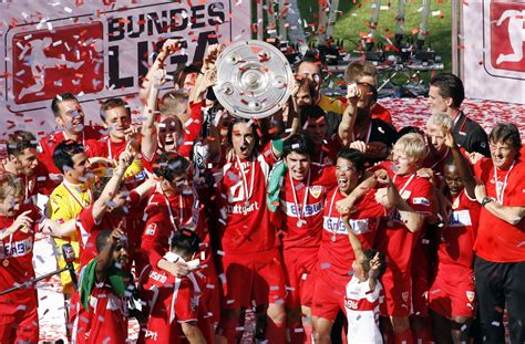 vfb fussbaelle zu gewinnen schoenste fanfotos von der meisterschaft