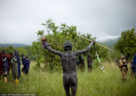 suri tribe in ethiopia battle each other with sticks daily mail online