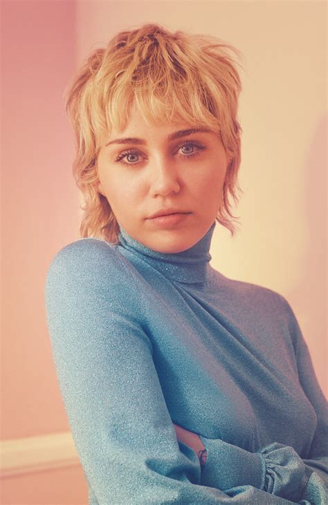 Miley Cyrus Fronts New Gucci Flora Gorgeous Gardenia Campaign — Ssi Life
