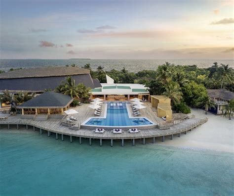 stay   lap  luxury   jw marriott maldives resort spa