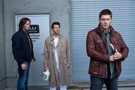 Supernatural Season Finale Review Double Crosses And Cliffhangers Tv
