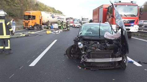 Schwerer Unfall Auf Der Autobahn Hinter Bremer Kreuz Und Oyten Oyten