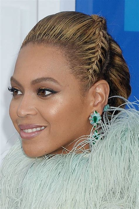 The Two Step Trick Beyoncé Uses To Keep Her Hair Looking