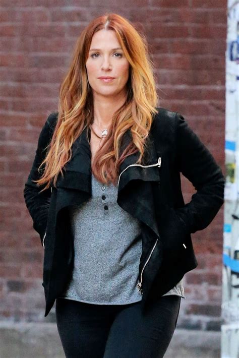 Poppy Montgomery S Red Hair Color Is A Showstopper On The Set Of