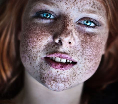 freckles and blue eyes mobile wallpaper pecas hermosas pelirrojas