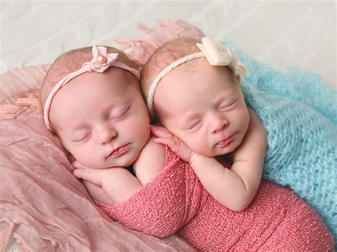 abilger photography twins abigail  elyse indianapolis twin newborn photographer