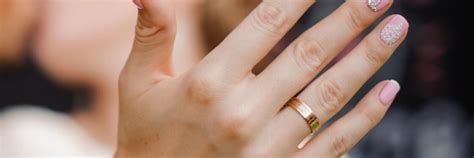 How To Wear A Wedding Ring Set Rachel And Victoria Ring Concierge
