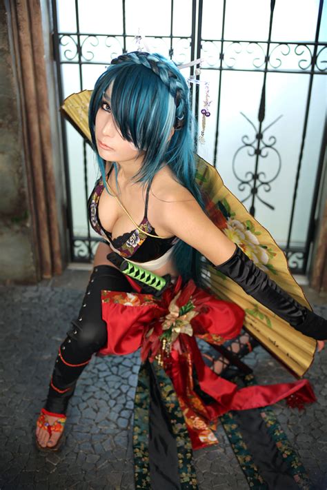 le cosplay sexy du jour… console toi