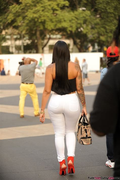 Thick In Tight Jeans Fuck Yeah Curvy Girls