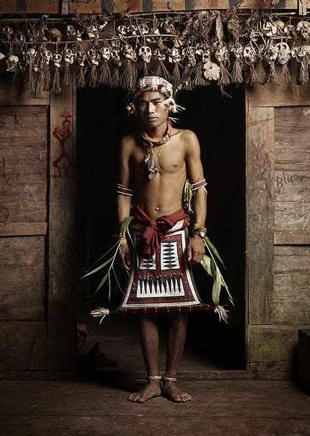 adat kebudayaan suku mentawai kumeok memeh dipacok
