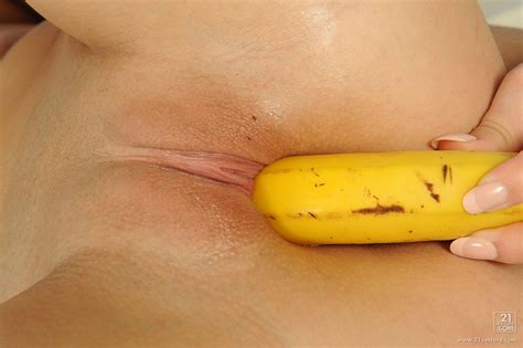 angell summers fucking her tight pussy with a banana my pornstar book