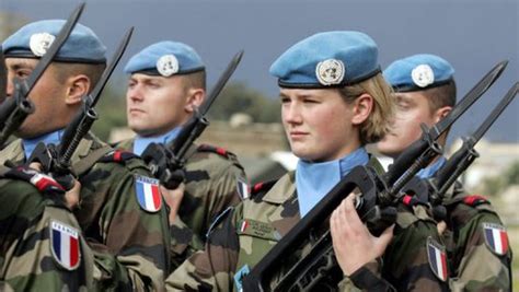 l armée française se féminise mais dans les catégories les moins