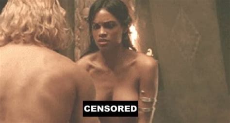 rosario dawson topless showing her primitive tits