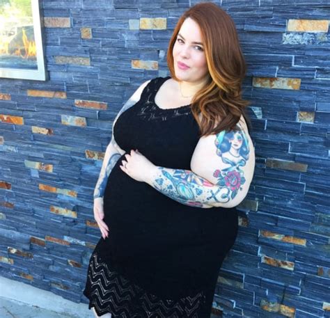 tess holliday posts nude pregnancy selfie slams fat shamers the hollywood gossip