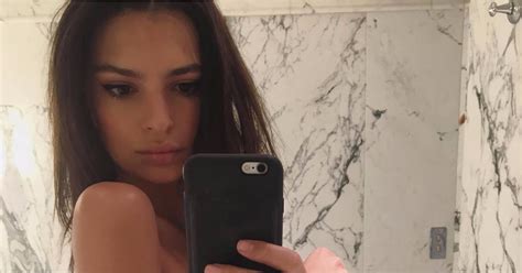 The Hottest Female Celebrity Selfies Of 2016 Pictures
