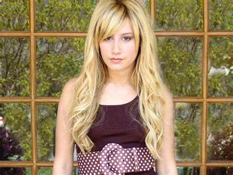 star 10 ashley tisdale hot wallpapers pictures free download