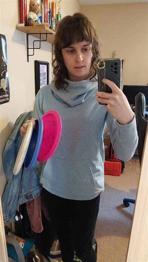 montana 🏳️‍⚧️ on twitter about to go play disc golf with my trans