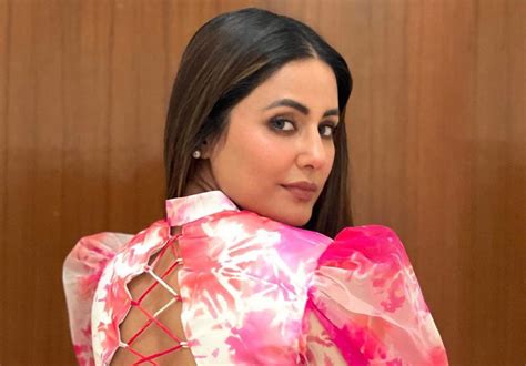 Hina Khan In Bathing Suit Enjoys Peace And Quiet — Celebwell