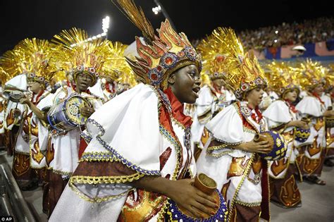 brazil s rio carnival of dancing and wild costumes gets underway despite zika fears daily mail